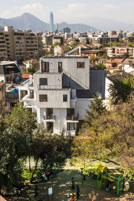 Edificio con Fachada transventilada INFINISKI Casas de estilo moderno