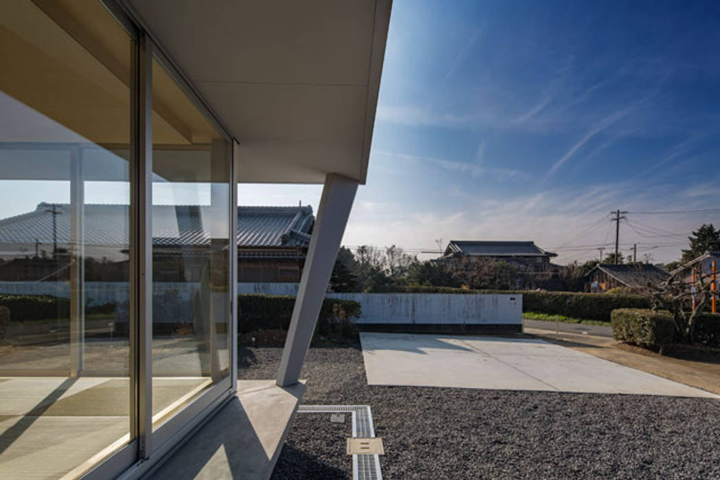 桃園の平屋 奥和田健建築設計事務所|okuwada architects office オリジナルデザインの テラス