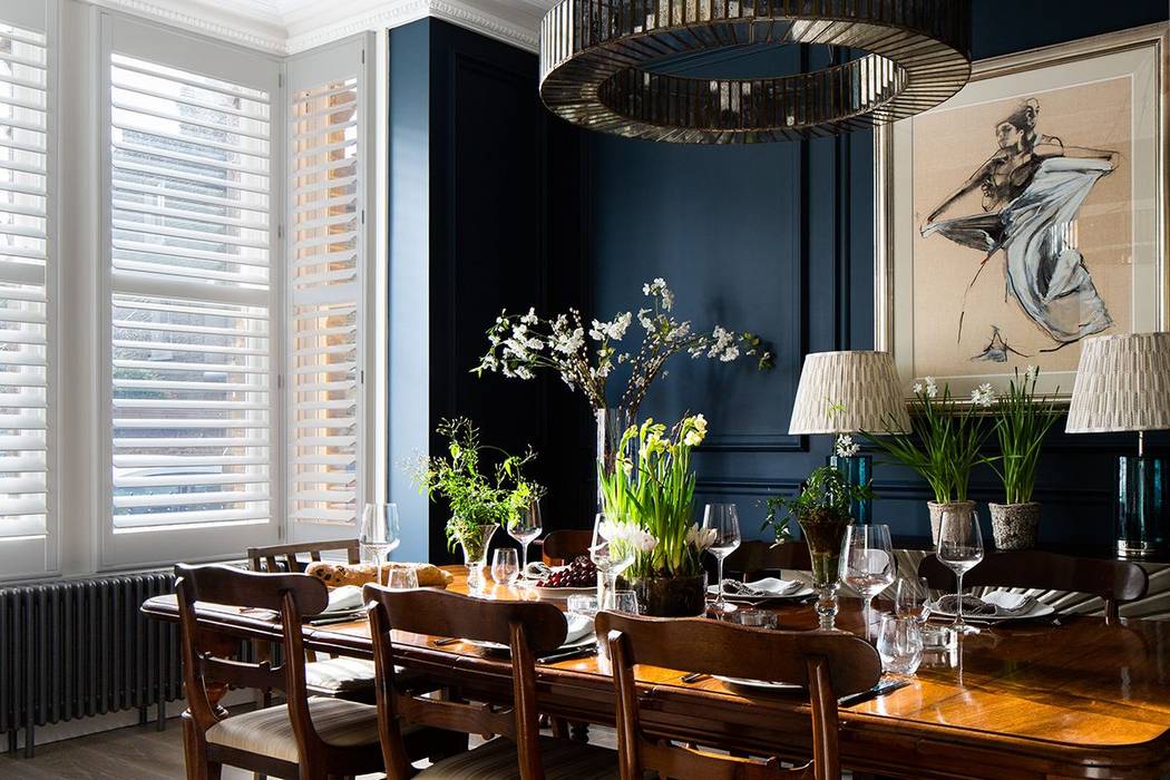 A Classic Contemporary Home in Clapham South, Plantation Shutters Ltd Plantation Shutters Ltd Modern dining room Solid Wood White