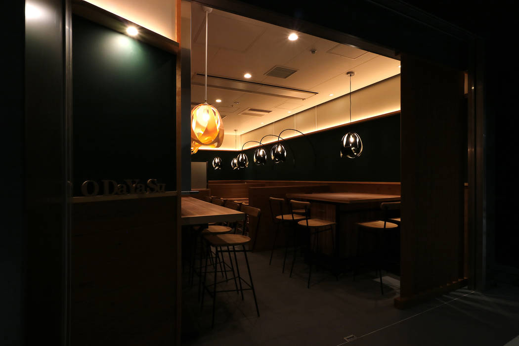 ファサード designista-s (デザイニスタ エス) 商業空間 木 木目調 レストラン