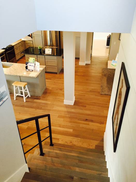 Model Home Sable Creek,Texas, Ground 11 Architects Ground 11 Architects Modern corridor, hallway & stairs