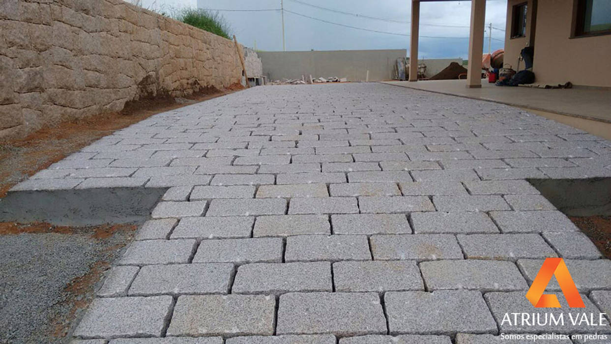 Calçamento com Folheta, Atrium Vale Pedras e Projetos Atrium Vale Pedras e Projetos Floors Stone