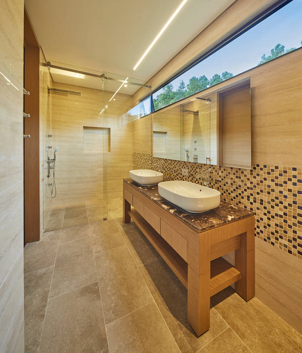 Baño Principal Sentido Interior Arquitectos Baños de estilo moderno Cerámico