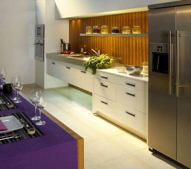 ESPAÇOS: Cozinhas, INTERDOBLE BY MARTA SILVA - Design de Interiores INTERDOBLE BY MARTA SILVA - Design de Interiores Cozinhas Bancadas