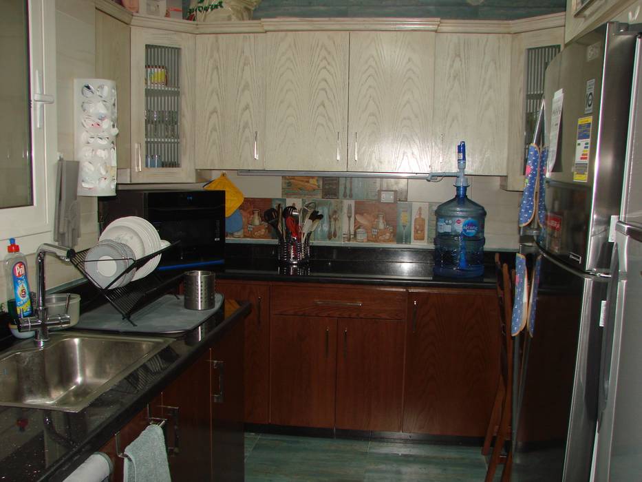 Kitchens, m furniture - moshir abdallah m furniture - moshir abdallah Modern style kitchen Wood Wood effect Cabinets & shelves