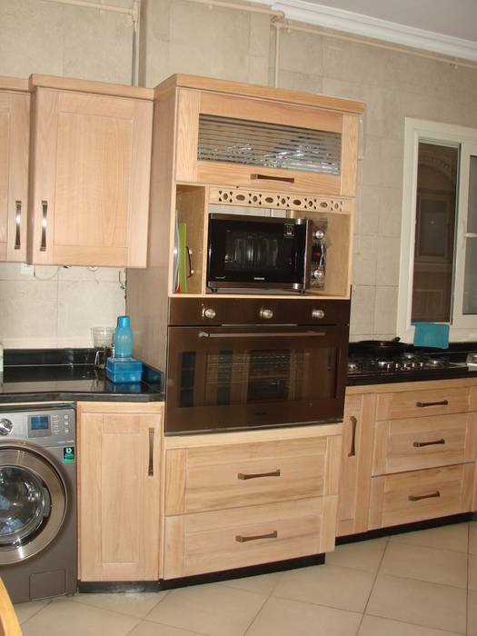 Kitchens, m furniture - moshir abdallah m furniture - moshir abdallah Modern kitchen Wood Wood effect Cabinets & shelves