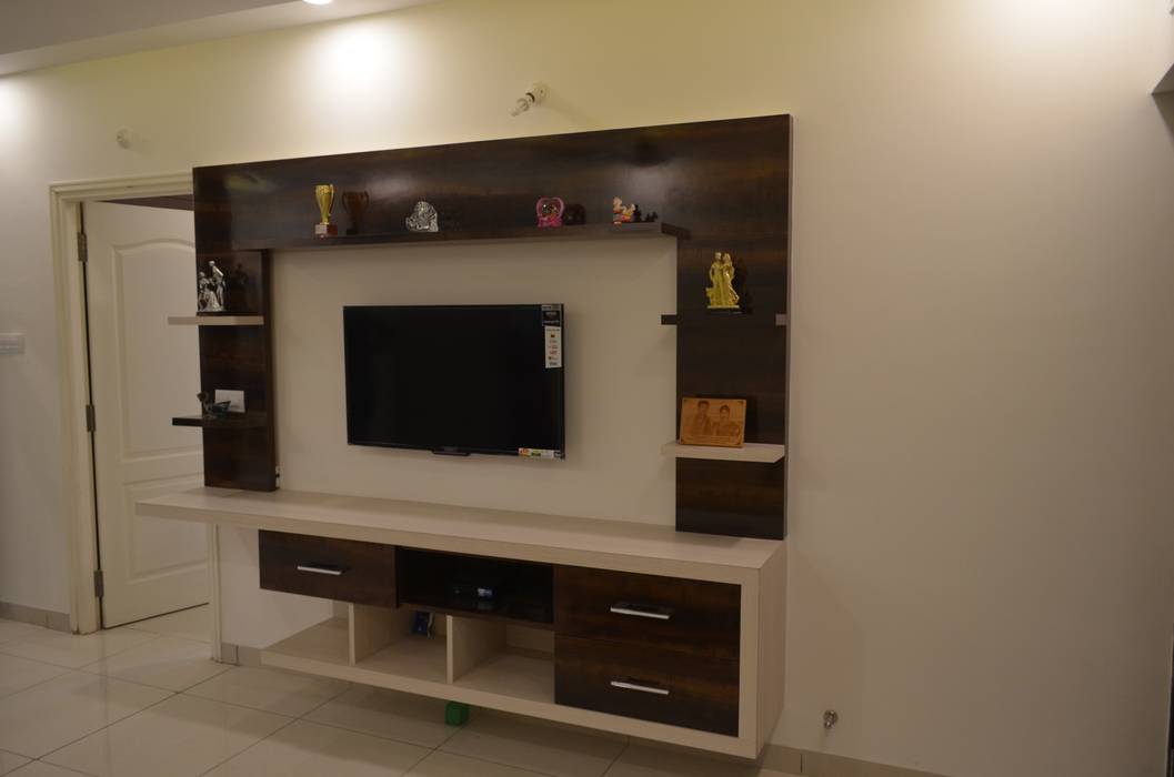 Minimalistic Designed flat, Vdezin Interiors Vdezin Interiors Ruang Keluarga Minimalis TV stands & cabinets