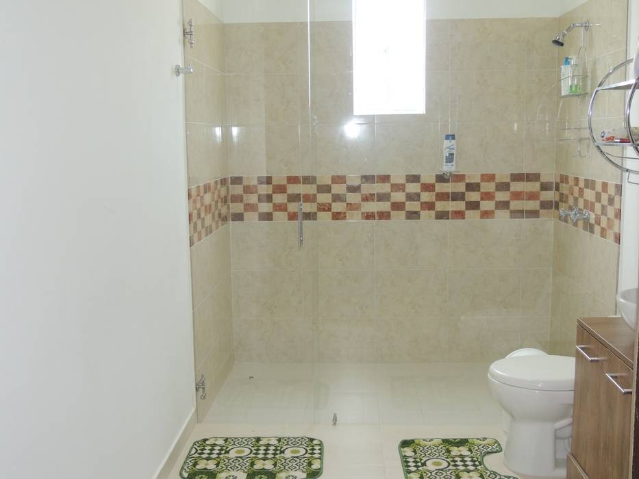 CASA PARA VENTA, SECTOR CERRITOS PEREIRA, CIENTO ONCE INMOBILIARIA CIENTO ONCE INMOBILIARIA Modern style bathrooms