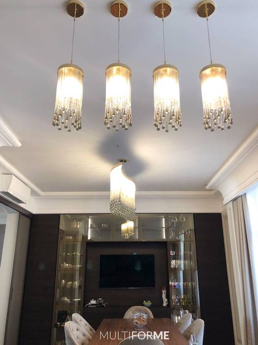 Design chandeliers for kitchen and living room in a flat in Moscow., MULTIFORME® lighting MULTIFORME® lighting Dining room
