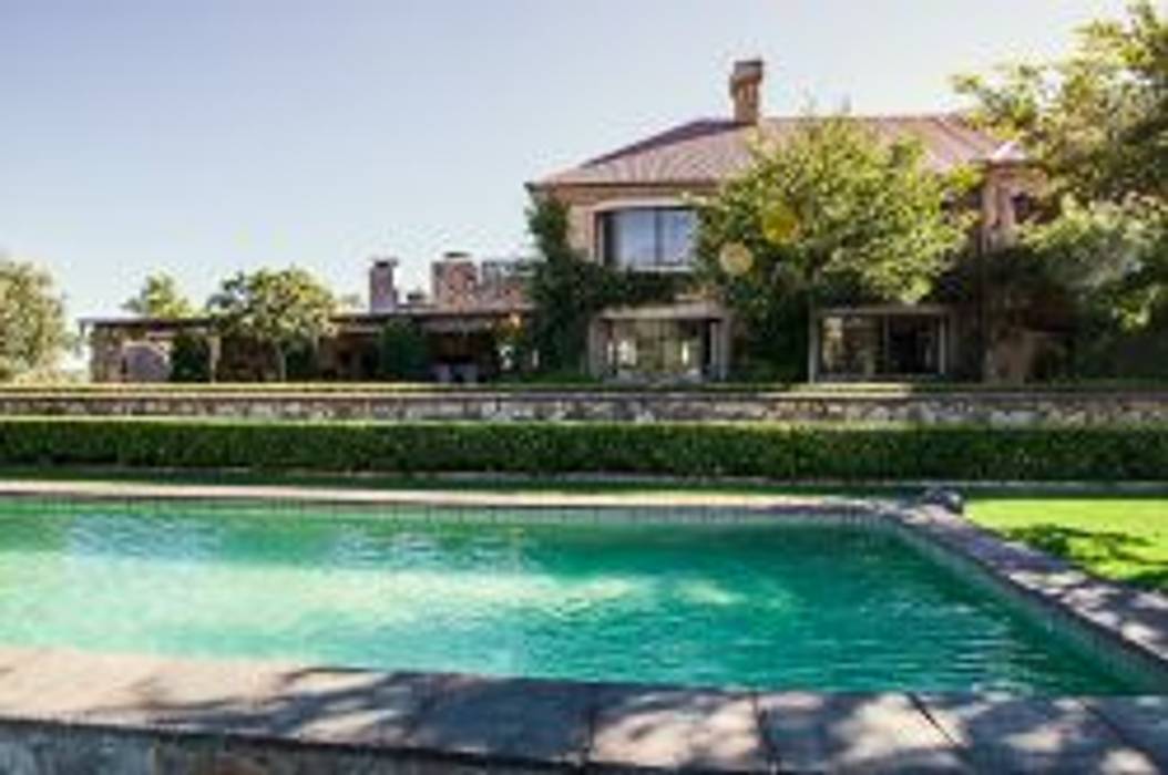 Walkersons Traditional Manor House, JSD Interiors JSD Interiors Country style pool Stone