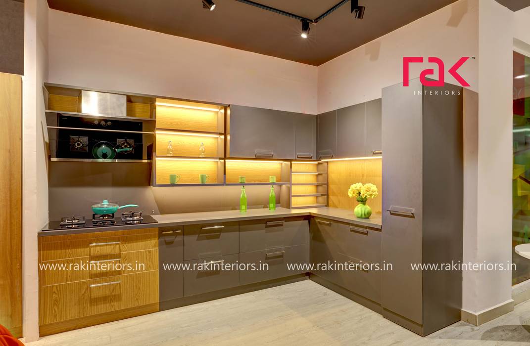 Kitchen interior RAK Interiors Modern kitchen Cabinets & shelves