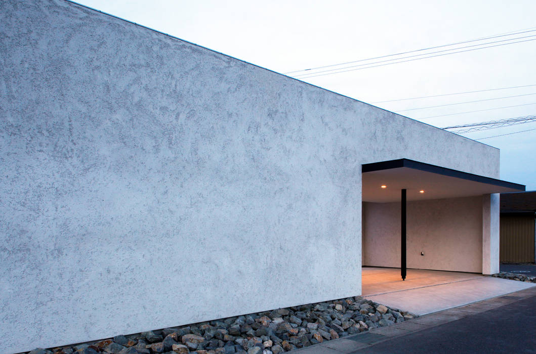 スタイリッシュな平屋のコートハウス, kisetsu kisetsu Modern houses