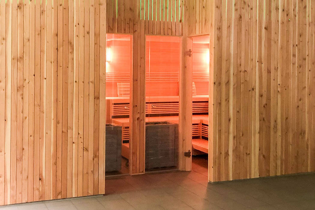 Sauna im Wellness-Center | KOERNER Saunamanufaktur, KOERNER SAUNABAU GMBH KOERNER SAUNABAU GMBH ซาวน่า