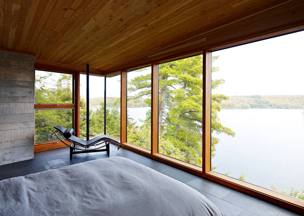 Contemporary Cottages in Ontario, Trevor McIvor Architect Inc Trevor McIvor Architect Inc Modern style bedroom Building,Property,Plant,Water,Wood,Window,Shade,Sky,Interior design,Cottage