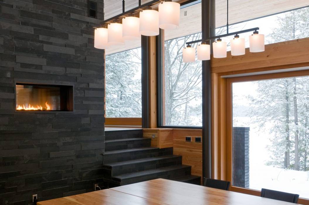 Contemporary Cottages in Ontario, Trevor McIvor Architect Inc Trevor McIvor Architect Inc Modern dining room