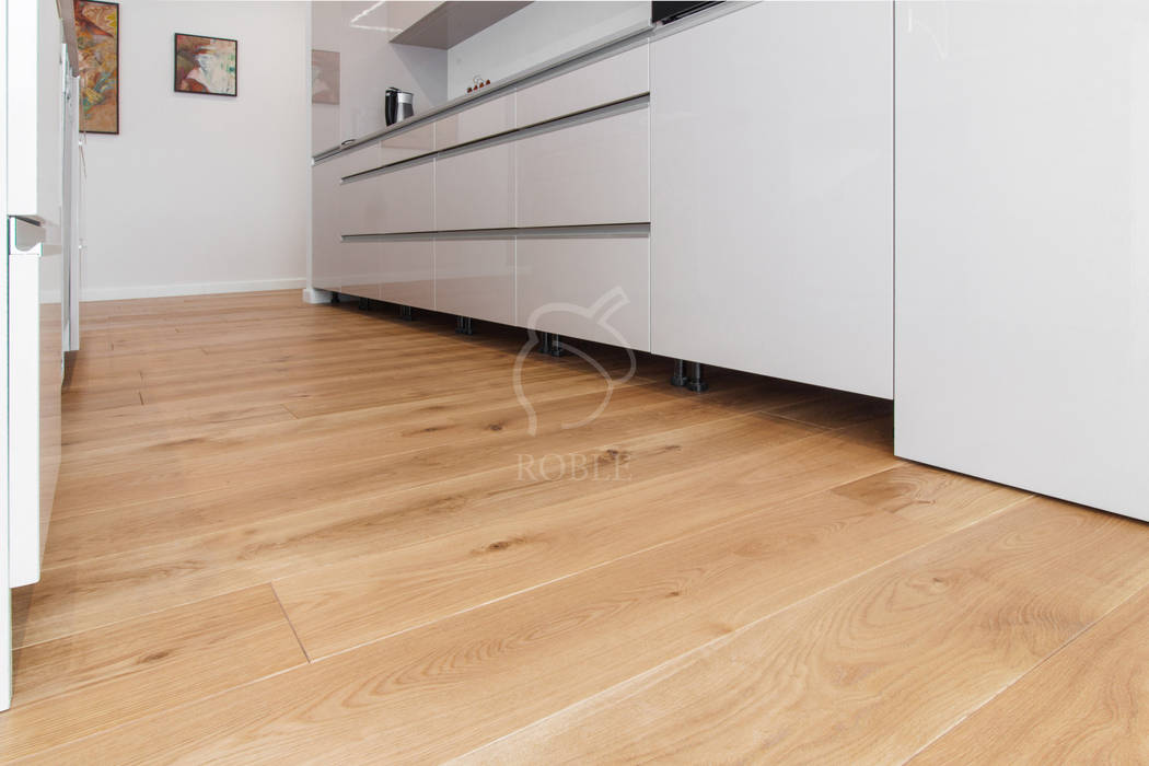 Dom w stylu kolonialnym, Roble Roble Cocinas integrales Madera Acabado en madera