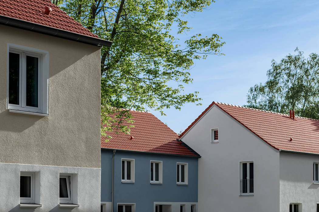 Alte Offizierssiedlung für den aktuellen Wohnungsmarkt, Hilger Architekten Hilger Architekten Condomínios