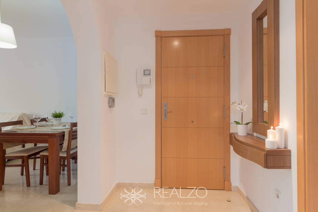 Home Staging en Residencial Privado, Realzo Realzo Mediterranean corridor, hallway & stairs