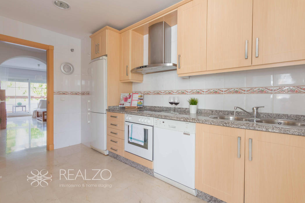 Home Staging en Residencial Privado, Realzo Realzo Dapur Gaya Mediteran