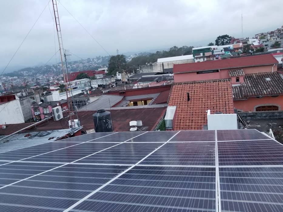 Sistema solar de interconexión a CFE con paneles traslúcidos., Vumen mx Vumen mx Dach