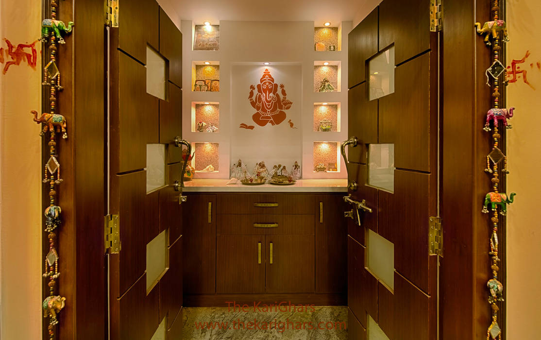 Pooja Room Designs , The KariGhars The KariGhars 클래식스타일 복도, 현관 & 계단