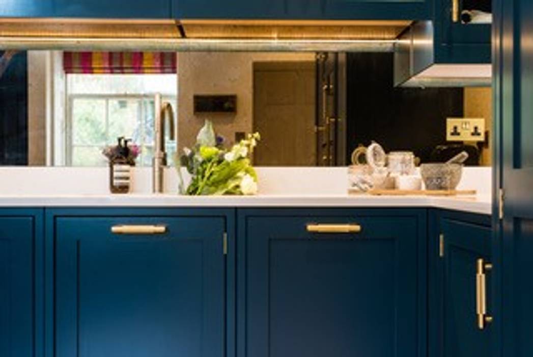 Hague blue painted shaker kitchen, Sculleries of Stockbridge Sculleries of Stockbridge Modern Kitchen Sinks & taps