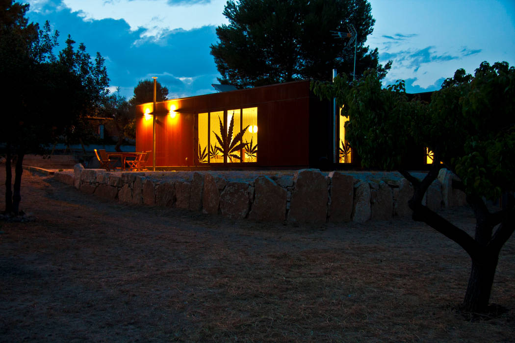 Fachada nocturna INFINISKI Casas ecológicas casa ecologica