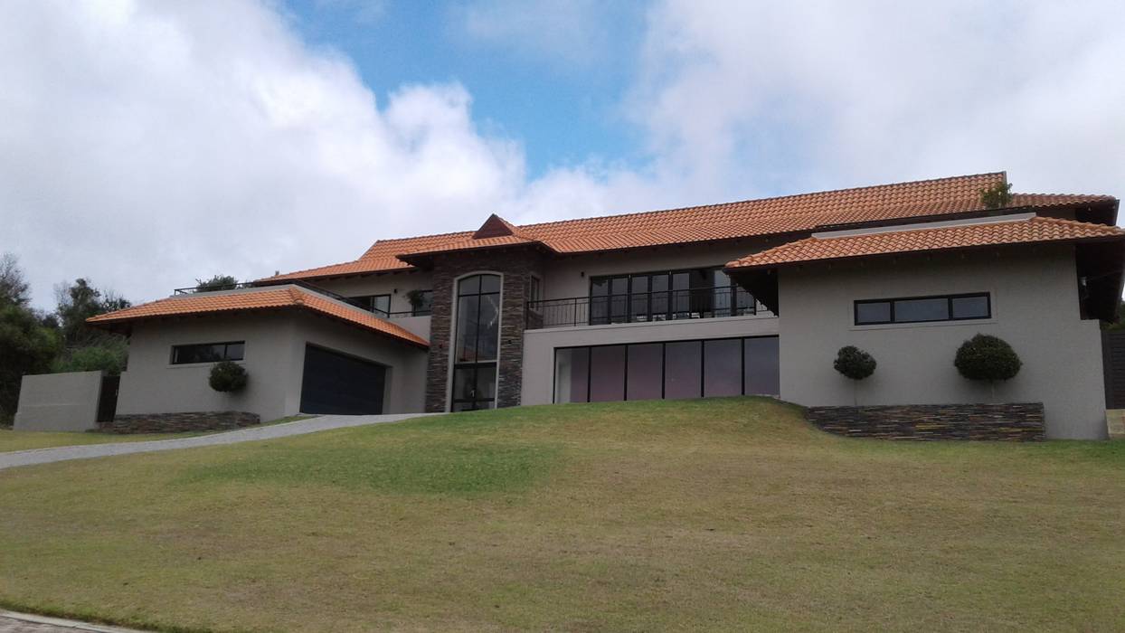 View From South noh ARCHITECTS Country house Bricks