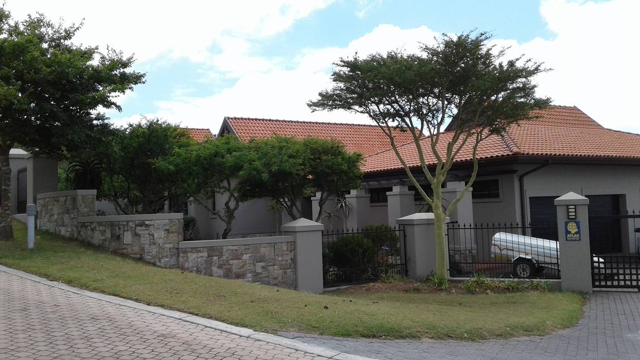 View from north noh ARCHITECTS Country house Stone