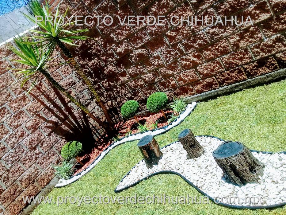 DISEÑO DE JARDINERÍA EN PATIO EXTERIOR, PROYECTO VERDE CHIHUAHUA PROYECTO VERDE CHIHUAHUA حديقة صخرية خشب معالج Transparent