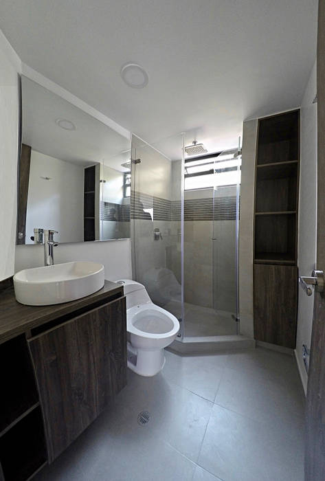 Baño Auxiliar TikTAK ARQUITECTOS Baños de estilo moderno