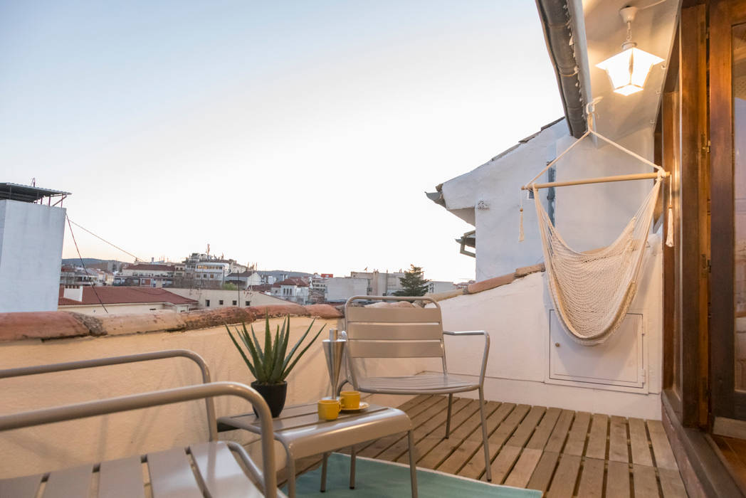 Acogedora y exclusiva terraza urbana en el casco histórico de Cuenca. Arte y Vida Arquitectura Casas pequeñas Madera Acabado en madera