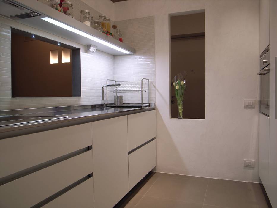 Appartamento DB, Studio Areaventidue Studio Areaventidue Small kitchens