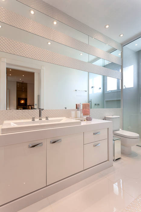 Casa Mont Blanc, Designer de Interiores e Paisagista Iara Kílaris Designer de Interiores e Paisagista Iara Kílaris Modern Bathroom