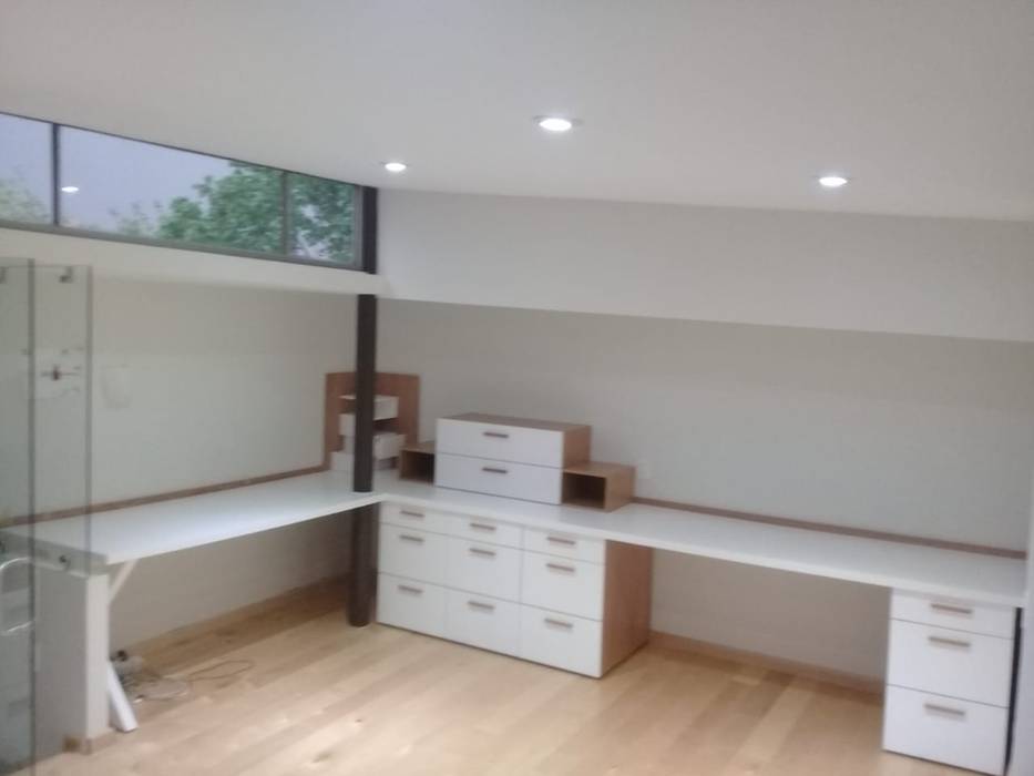 Instalando una oficina en casa!, L´ ATELIERA L´ ATELIERA Commercial spaces Office spaces & stores
