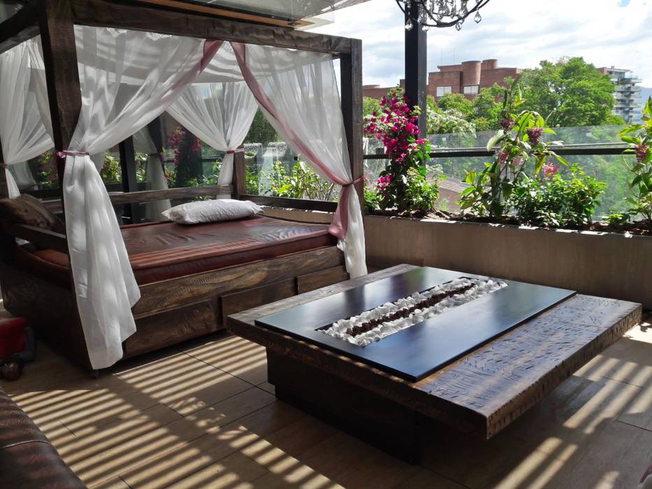 Chimeneas, Hogares Inteligentes Hogares Inteligentes Tropical style balcony, veranda & terrace