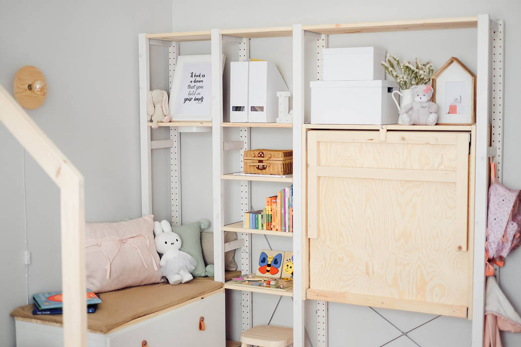 Quarto de menina , YS PROJECT DESIGN YS PROJECT DESIGN Dormitorios infantiles Madera Acabado en madera Escritorios y sillas