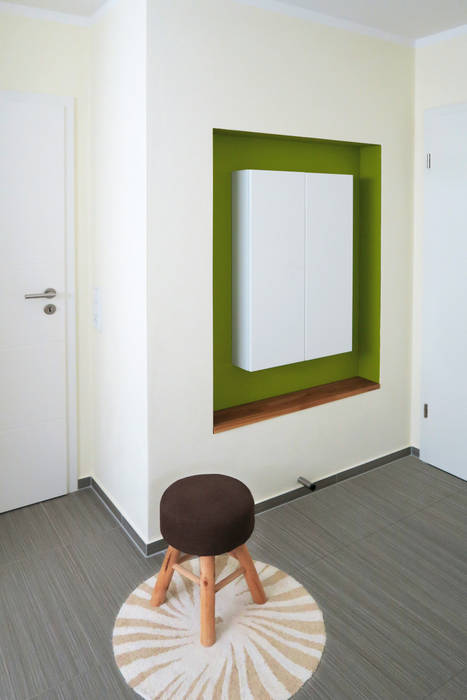 Mauernische für Wandschrank T-raumKONZEPT - Interior Design im Raum Nürnberg Moderne Badezimmer Badezimmer,Wandschrank,Mauernische,Einbauschrank,flächenbündig,Grün,Holzablage