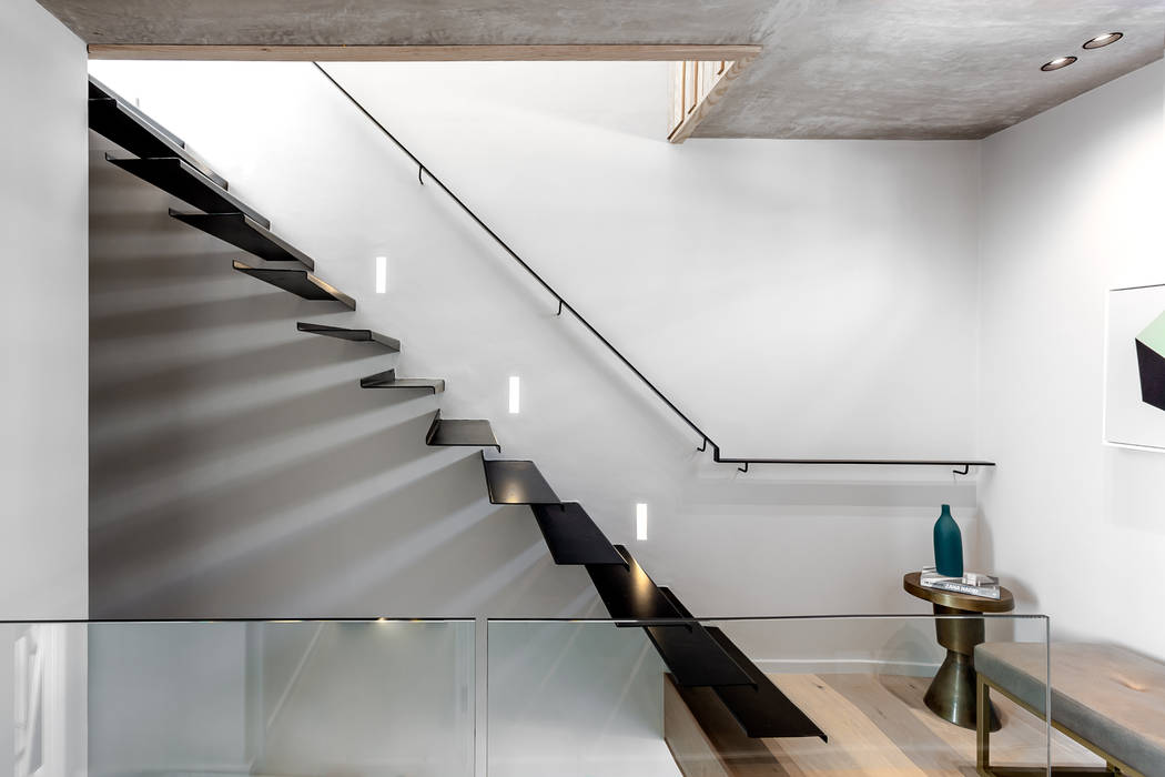 152 Waterkant , GSQUARED architects GSQUARED architects Stairs