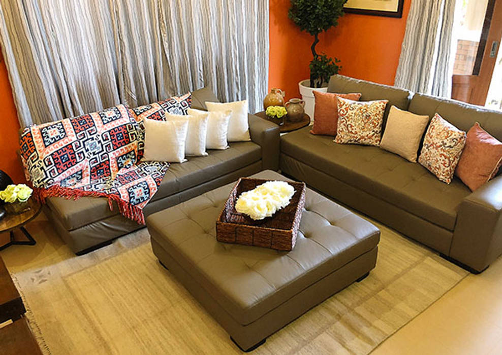 Fabulous Vacation House with a Flair – Tagaytay, SNS Lush Designs and Home Decor Consultancy SNS Lush Designs and Home Decor Consultancy Living room