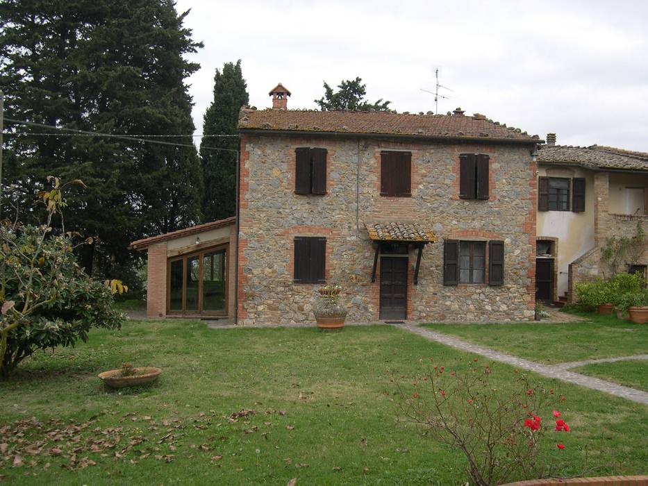 PORTICO IN EDIFICIO RURALE, Località Casale, San Gimignano (Siena), Tamara Migliorini Architetto Tamara Migliorini Architetto Country house Bricks