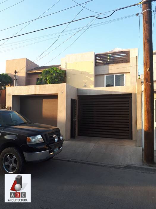 Fachada antes ARC ARQUITECTURA Casas unifamiliares Concreto reforzado