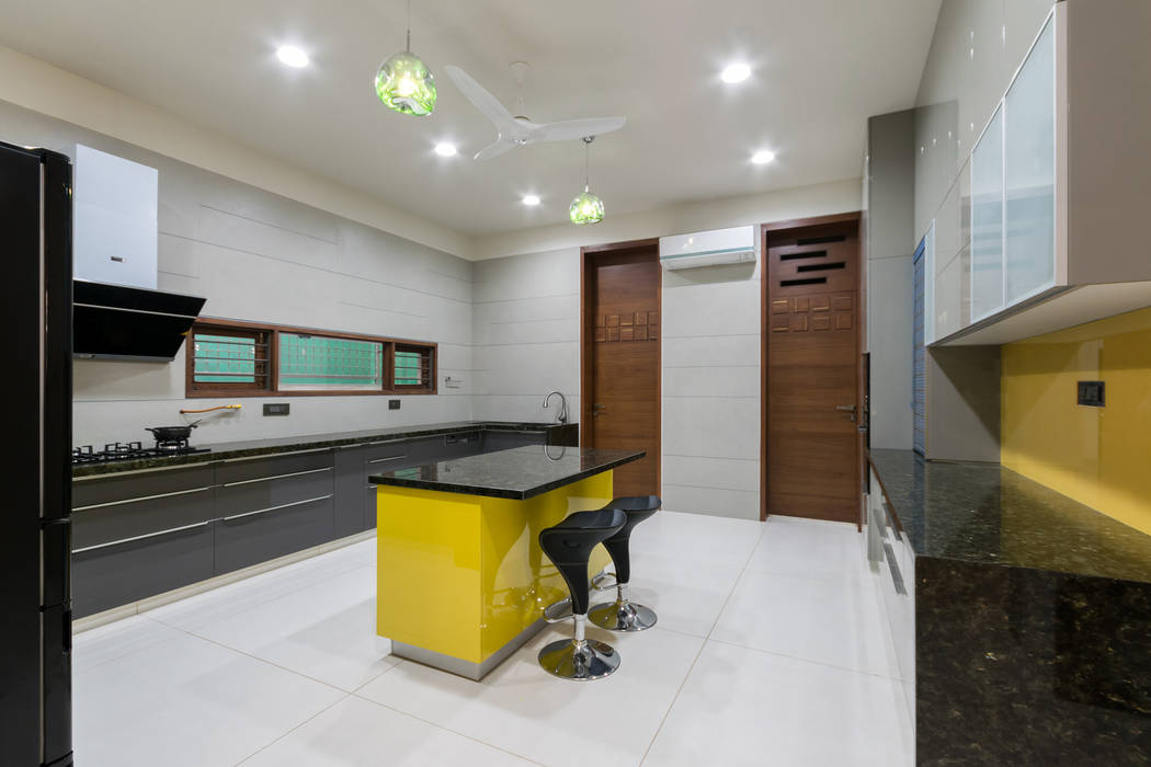 Residence of Mr Rohit Patel, Architects at Work Architects at Work Kitchen units
