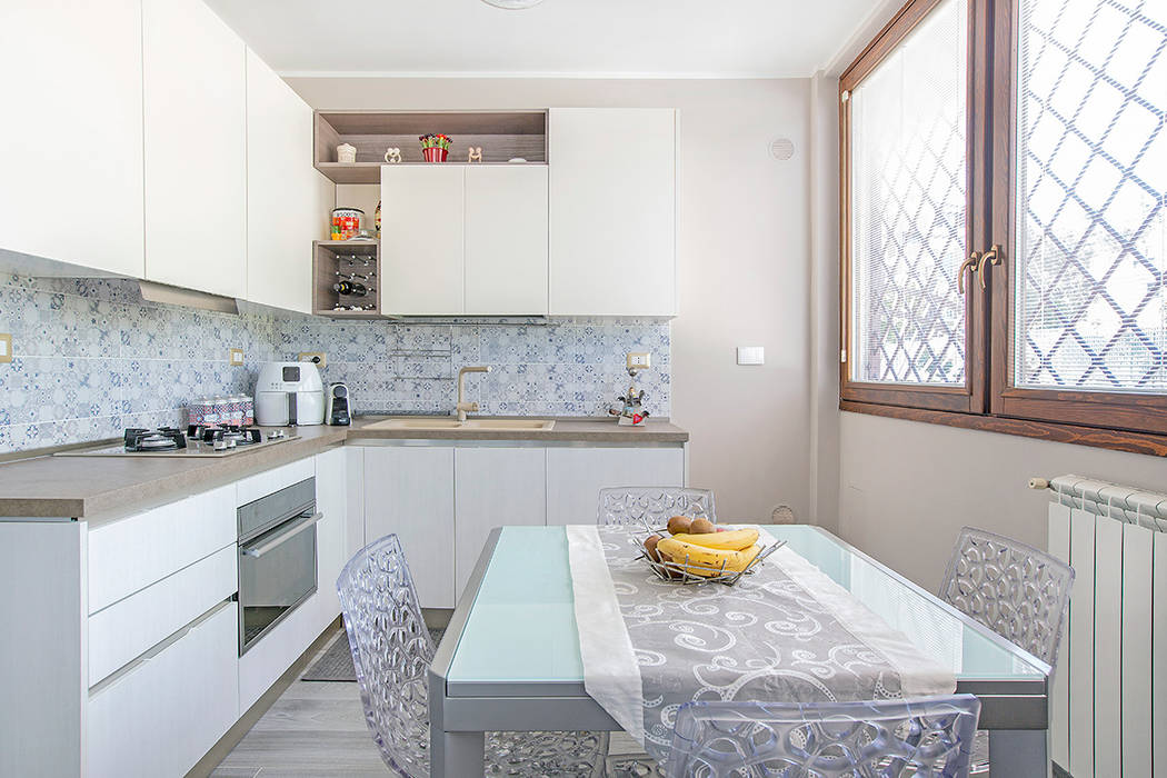 Ristrutturazione appartamento a Chioggia, Venezia, Facile Ristrutturare Facile Ristrutturare Modern kitchen