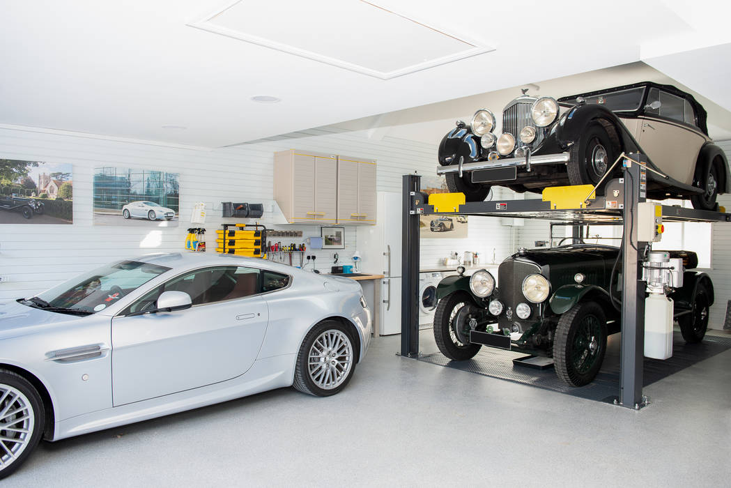 Stunning Garage Transformation in Buckinghamshire Garageflex Garajes de estilo clásico garageflex,garage,storage,built-in storage,garage door,storage solutions,storage ideas