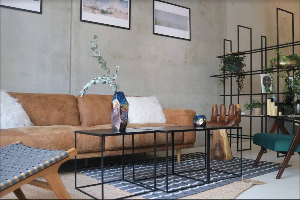 Black Metal Side Tables Moderne Geschaftsraume Stores Von Ivy S