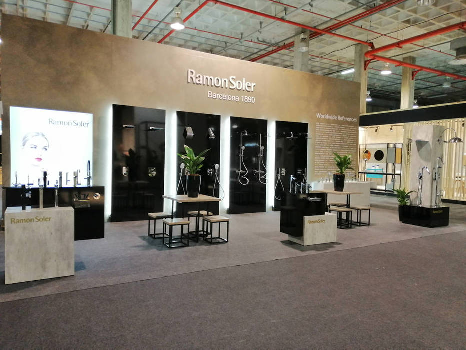 Stand en CEVISAMA para Ramon Soler, BARASONA Diseño y Comunicacion BARASONA Diseño y Comunicacion 상업공간 전시장