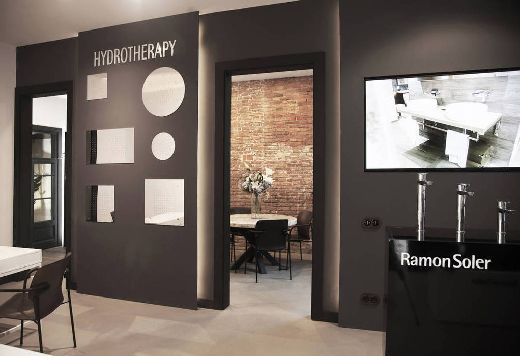 Flagship Store Ramon Soler en Barcelona, BARASONA Diseño y Comunicacion BARASONA Diseño y Comunicacion مساحات تجارية محلات تجارية