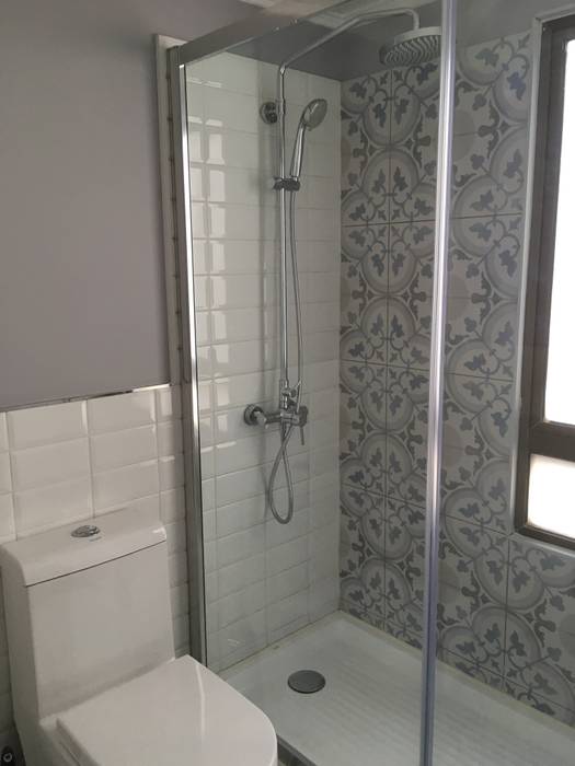 RESULTADO REMODELACION BAÑO ESTILO MODERNO VINTAGE EN DEPARTAMENTO VIÑA DEL MAR homify