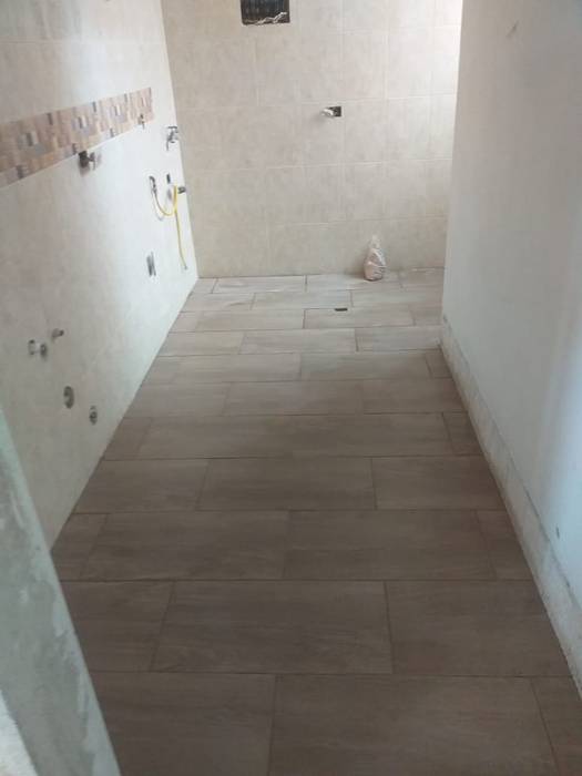 ENCHAPE DE PISOS EN CERAMICA INSTALLER DRYWALL SERVICE SAS Suelos